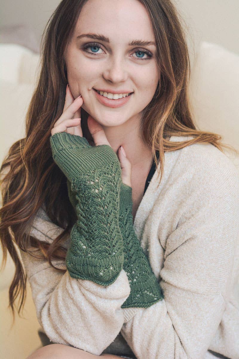 Trendy Winter Arm Warmers for Easy Texting 📱