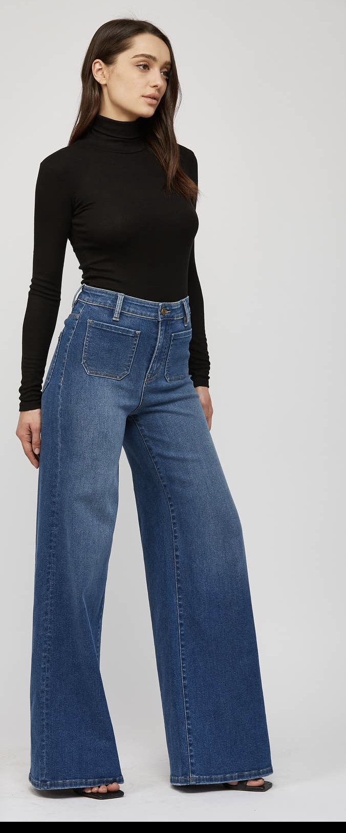 Front Pocket Wide Leg Jeans