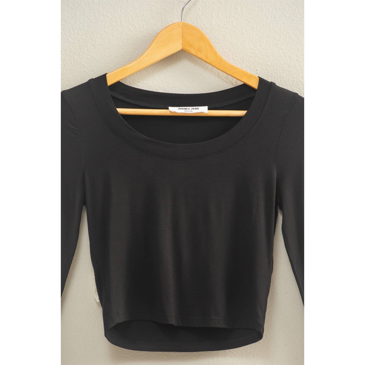 Cropped Scoop Neck Long Sleeve Top