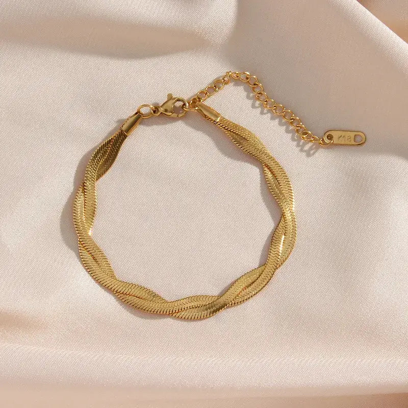 Twist Gold Bracelet